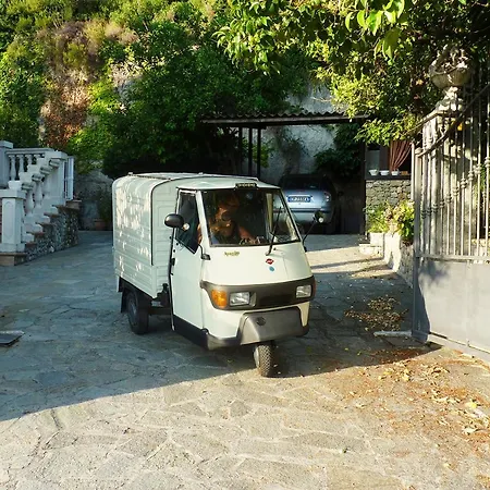 Panzió La Tana Del Tasso *