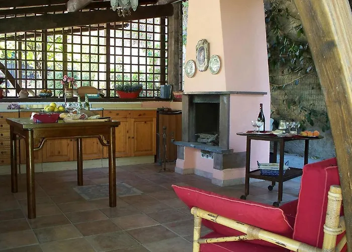 La Tana Del Tasso Bed and Breakfast Βεντιμίλια